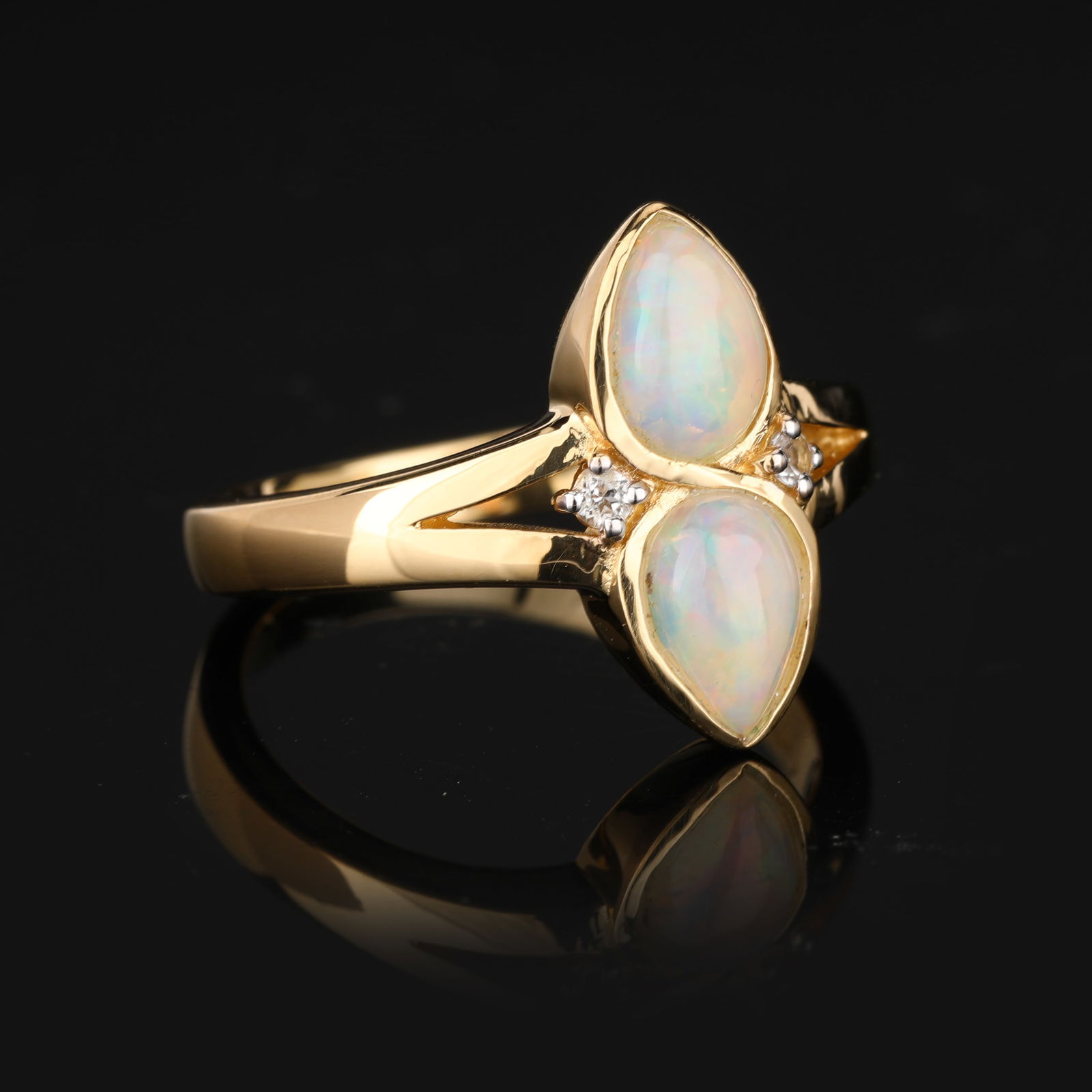 Ring: Ethiopian Opal CAB Pears 7x5mm - 4
