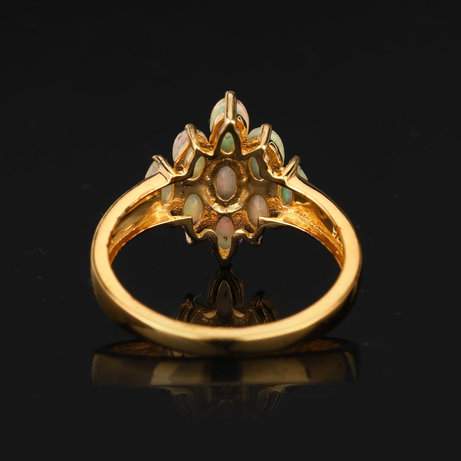 Ring: Ethiopian Opal Oval 5x3mm - 5