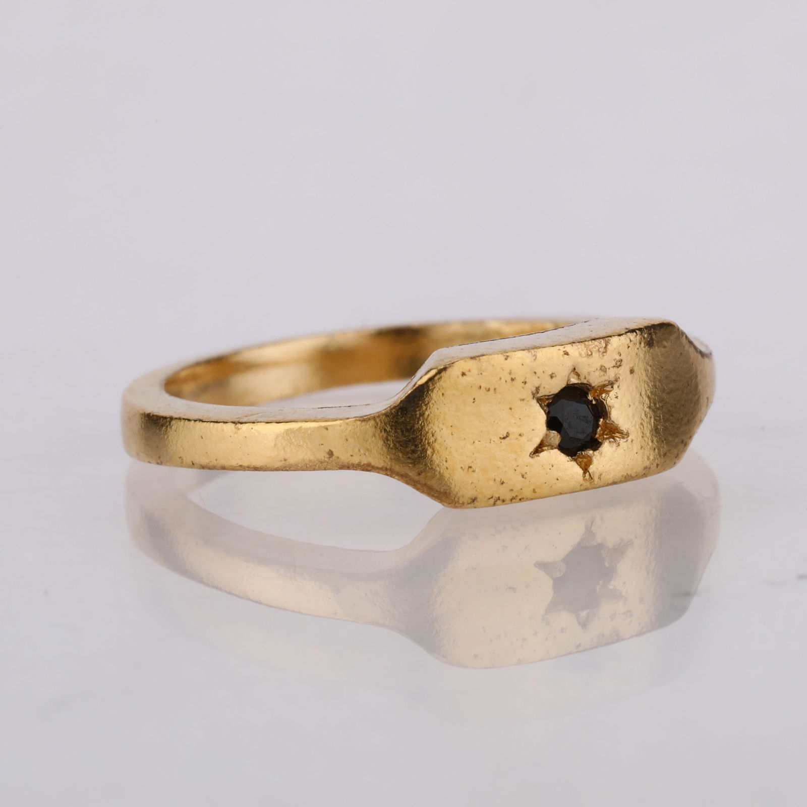 Ring: Black Spinel Round 2.00mm - 4