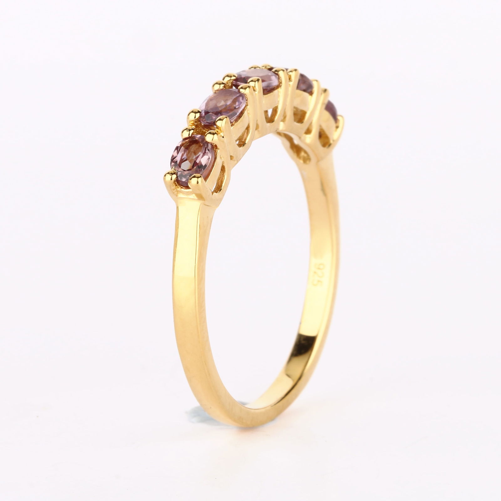 Ring: Color Change Garnet Oval 4x3mm (1 of 5)