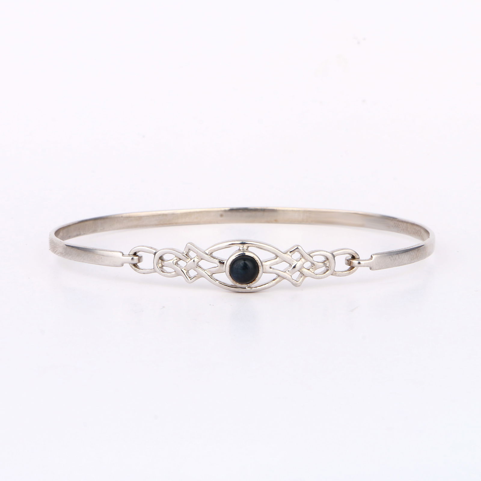 Bangle: Black Sapphire CAB Round 5.00mm: No Reserve! Title: Bangle: Black Sapphire CAB Round 5.00mm Description: Black Sapphire CAB Round 5.00mm - 1Pc Pipe Width : 4.00mm, Thickness 1.40mm Date/Period: After 2000 Materials: 925 Silver W/Rhod