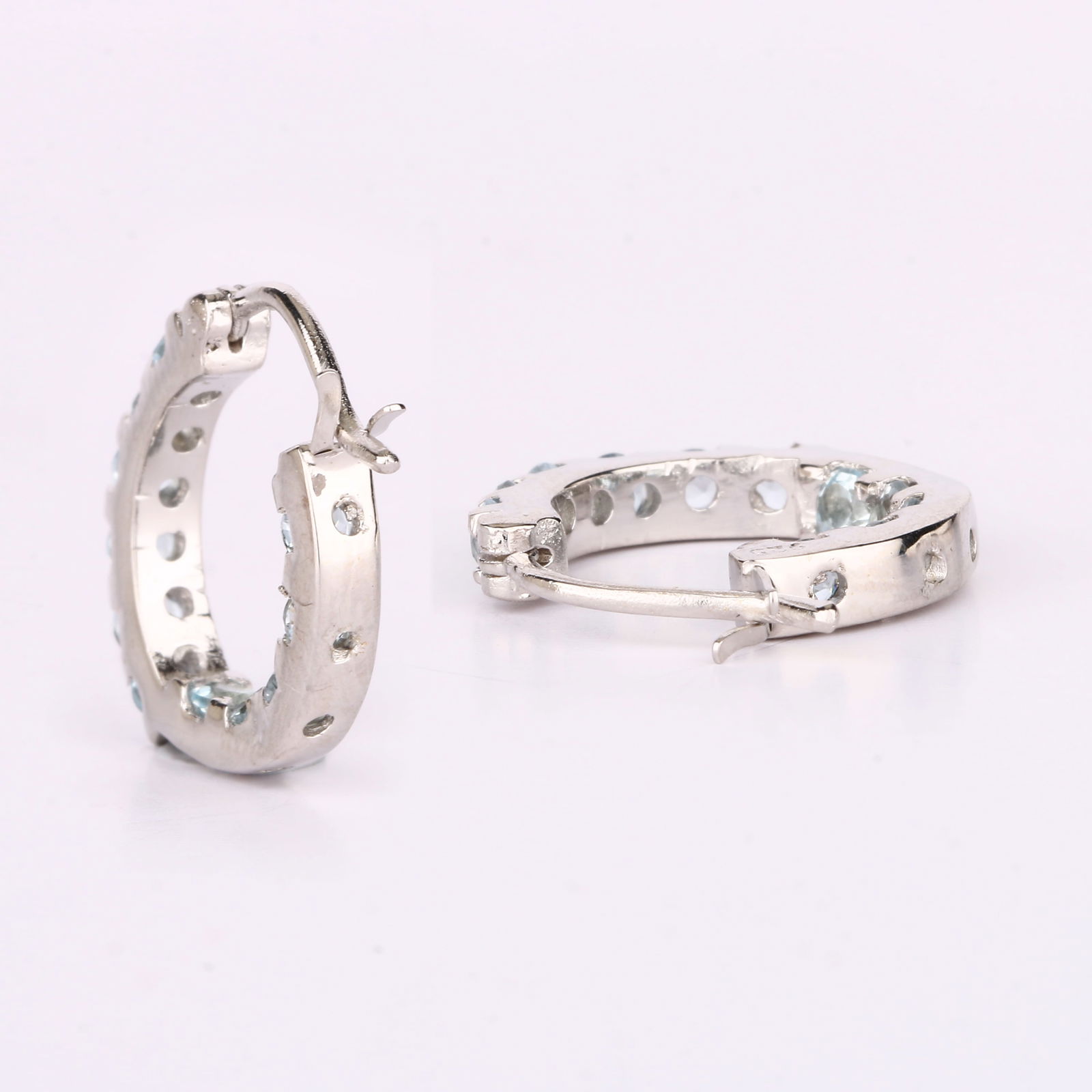 Earrings: Blue Topaz Round 2.50mm (1 of 4)