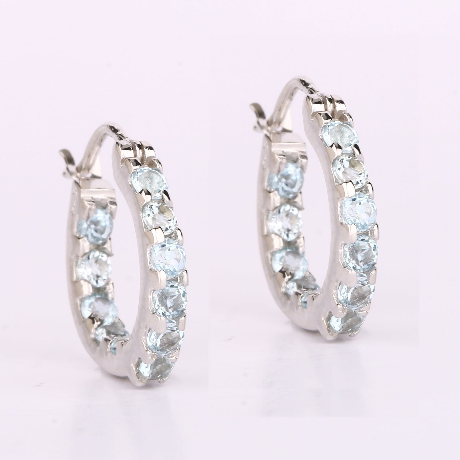 Earrings: Blue Topaz Round 2.50mm - 2