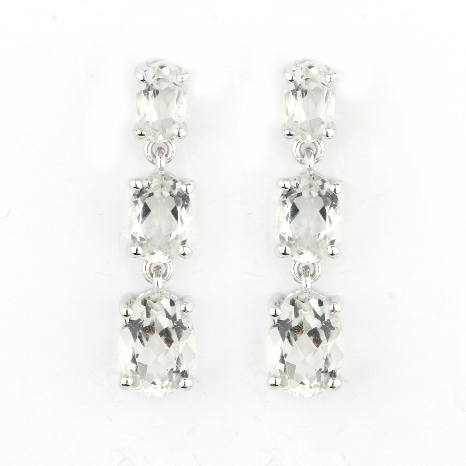 Earrings: Green Amethyst Oval 8x6mm: No Reserve! Title: Earrings: Green Amethyst Oval 8x6mm Description: Green Amethyst Oval 8x6mm - 2Pcs + Green Amethyst Oval 7x5mm - 2Pcs + Green Amethyst Oval 6x4mm - 2Pcs Date/Period: After 2000