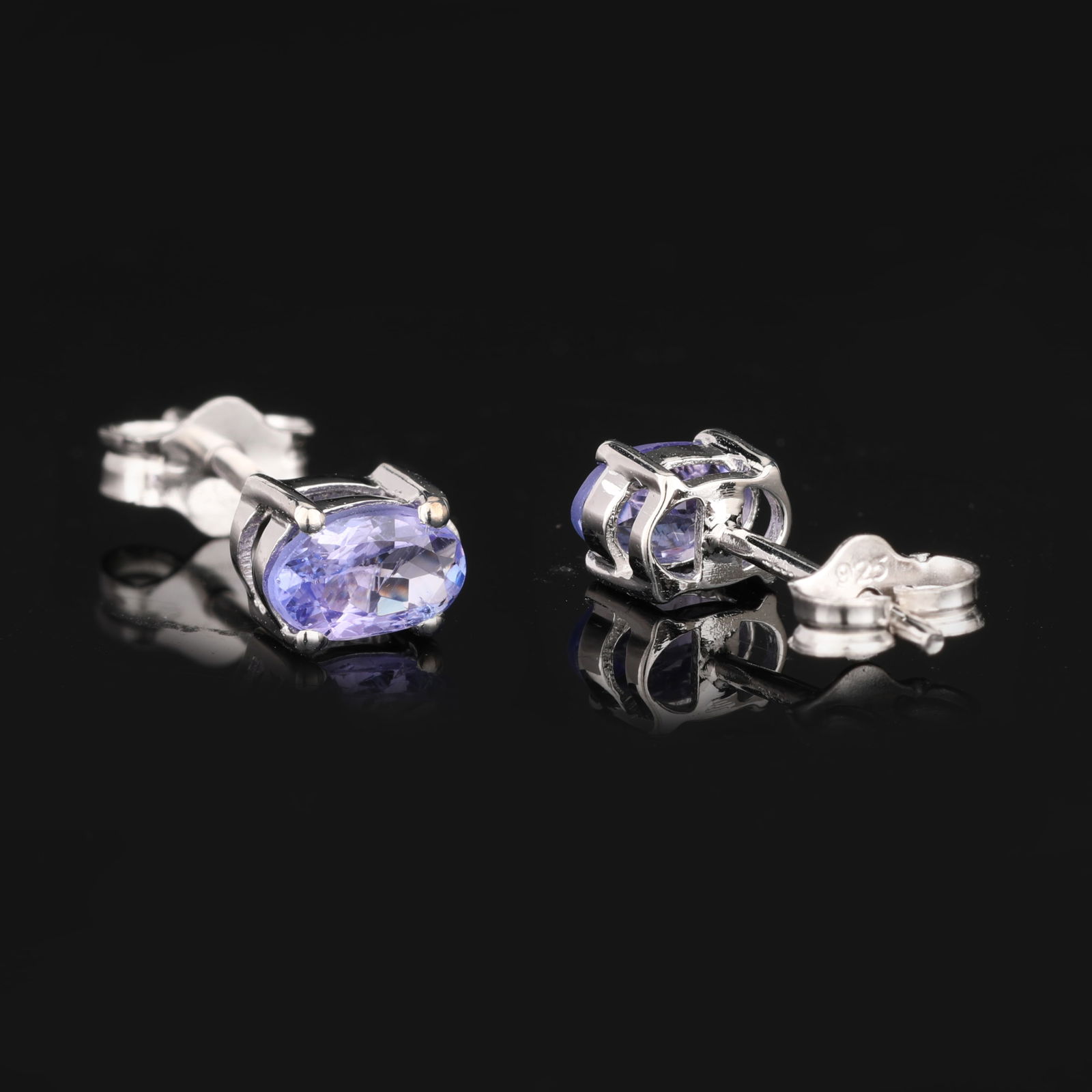 Earrings: Tanzanite ( A-A+ ) Oval 6x4mm: No Reserve! Title: Earrings: Tanzanite ( A-A+ ) Oval 6x4mm Description: Tanzanite ( A-A+ ) Oval 6x4mm - 2Pcs ( Push Post ) Date/Period: After 2000 Materials: 925 Silver W/Rhodium Gross Weight: 0.81