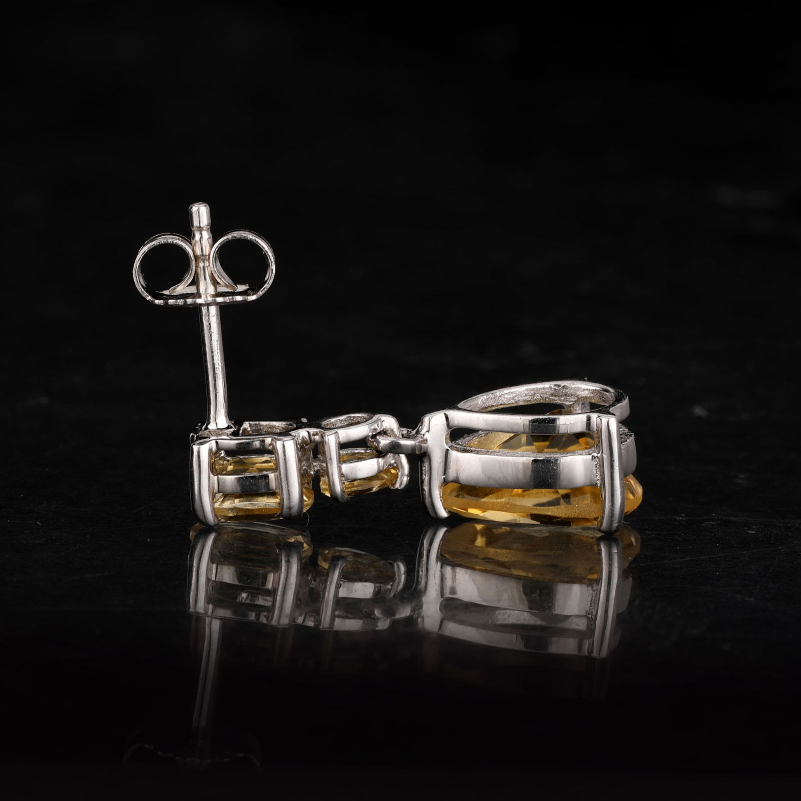 Earrings: Citrine Pears 10x7mm: No Reserve! Title: Earrings: Citrine Pears 10x7mm Description: Citrine Pears 10x7mm - 2Pcs + Citrine Oval 6x4mm - 2Pcs + Citrine Pears 4x3mm - 2Pcs Date/Period: After 2000 Materials: 925 Silver