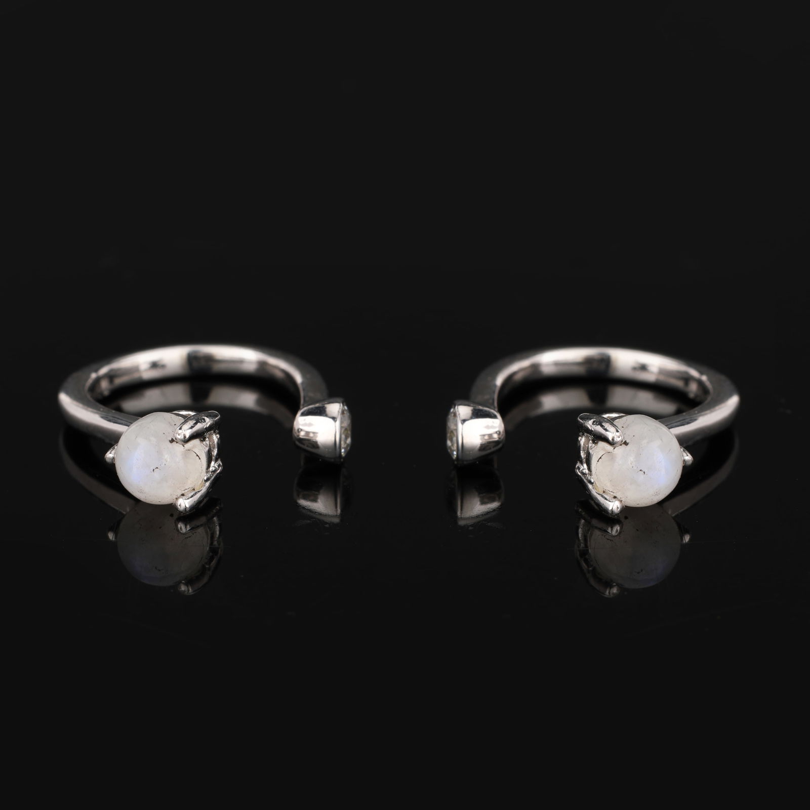 Earring: White Rainbow Moonstone CAB Round 4.00mm - 3