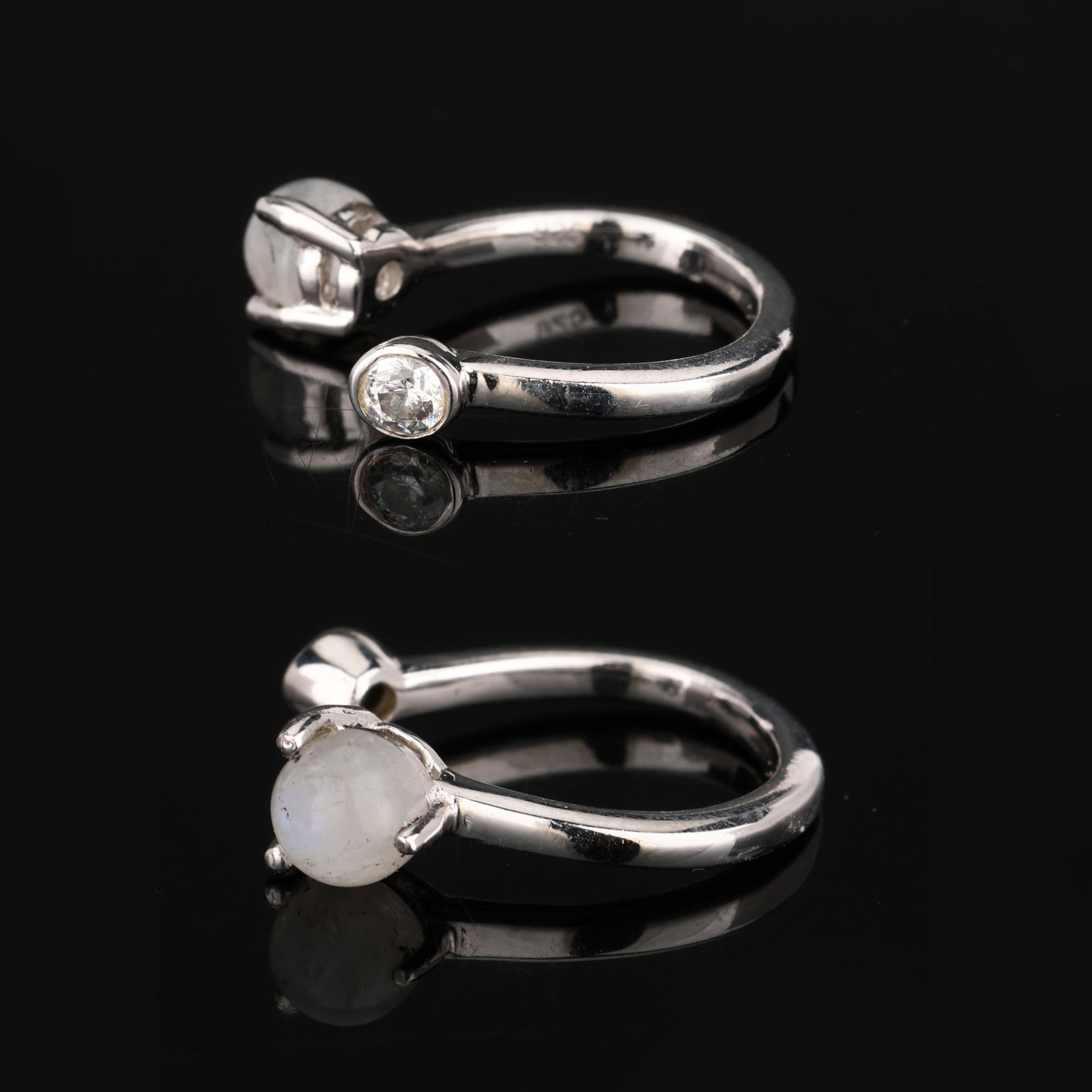 Earring: White Rainbow Moonstone CAB Round 4.00mm - 4