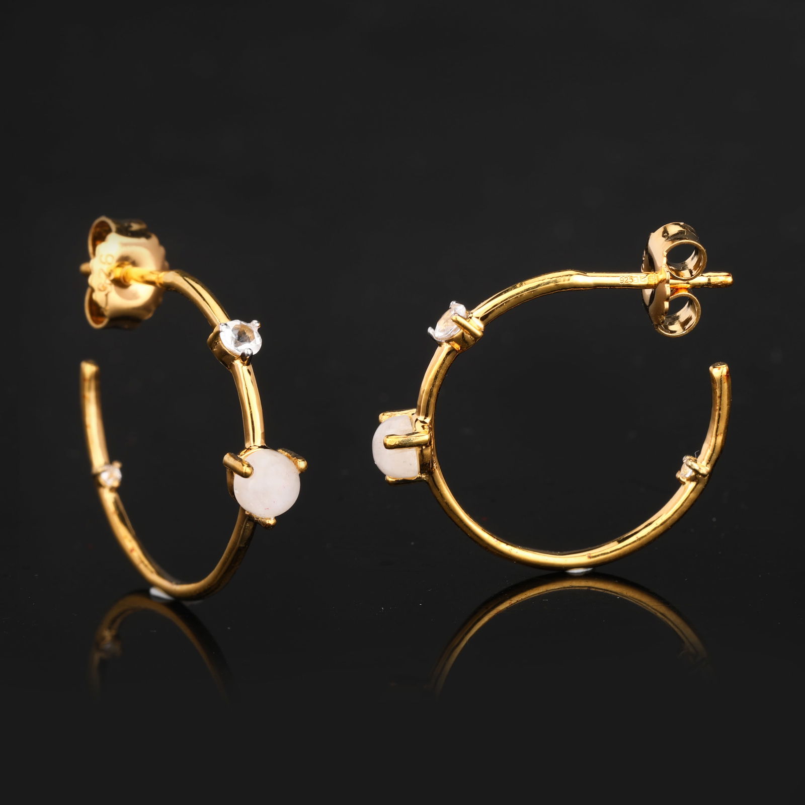 Earrings: White Rainbow Moonstone CAB Round 4.00mm - 2