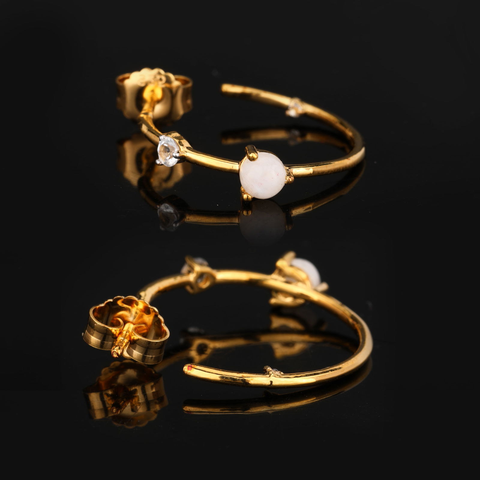 Earrings: White Rainbow Moonstone CAB Round 4.00mm - 4