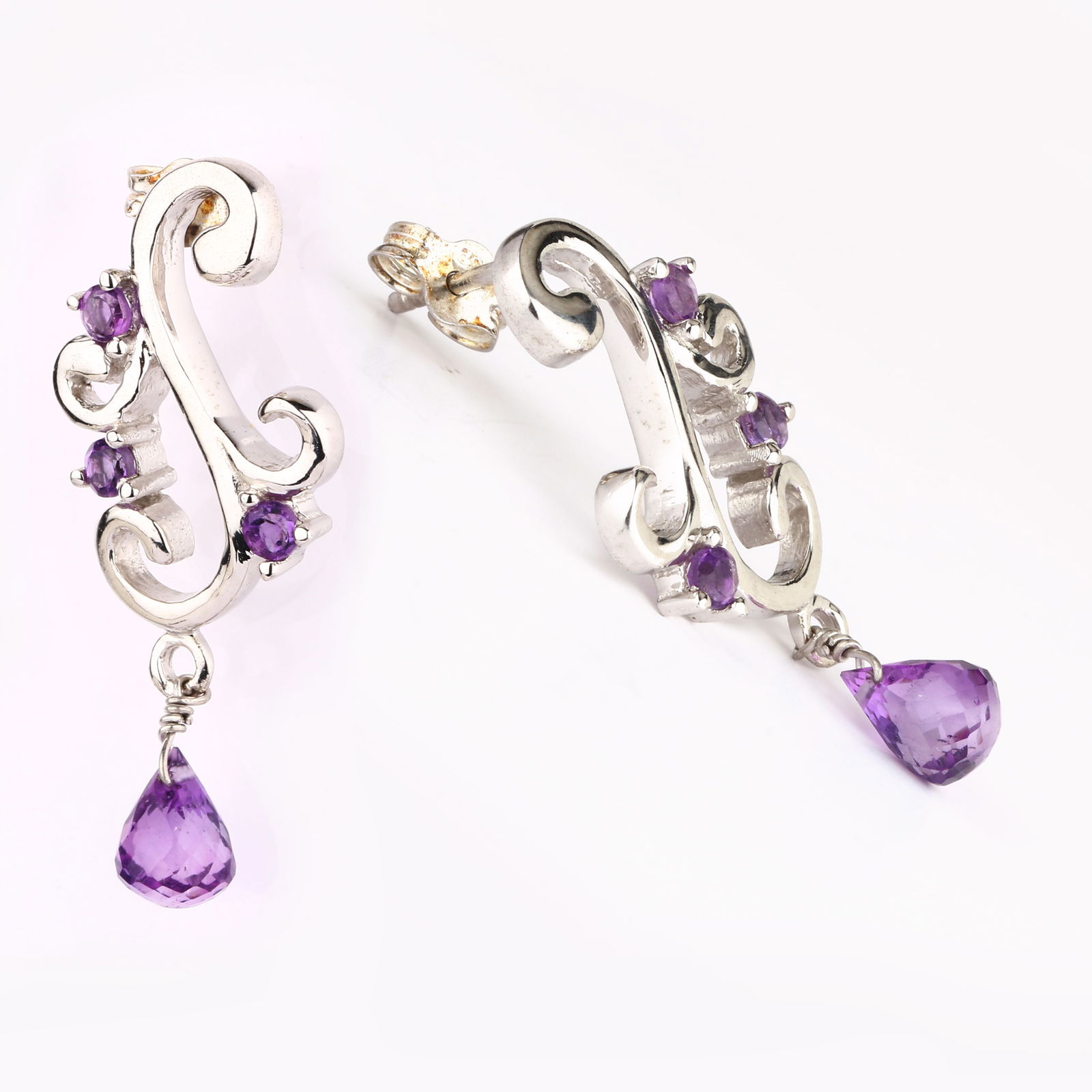 Earrings: African Amethyst Round 2.50mm: No Reserve! Title: Earrings: African Amethyst Round 2.50mm Description: African Amethyst Round 2.50mm - 6Pcs + African Amethyst Drops ( Side Drill ) 7x5mm - 2Pcs ( Push Post ) Date/Period: After 2000