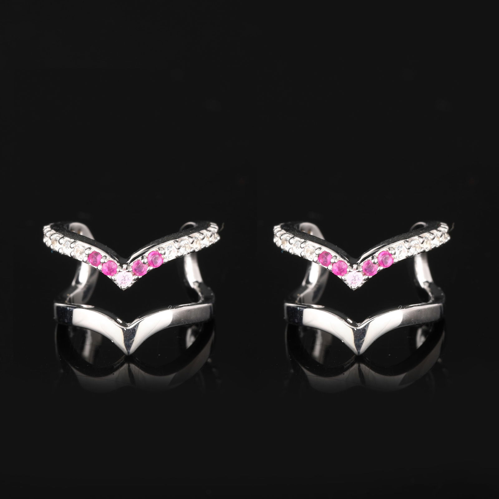 Earring: Pink Sapphire Diamond Cut Round 1.25mm: No Reserve! Title: Earring: Pink Sapphire Diamond Cut Round 1.25mm Description: Pink Sapphire Diamond Cut Round 1.25mm - 1Pc + Bkk Ruby Round 1.25mm - 4Pcs + White Topaz Round 1.25mm - 18Pcs )