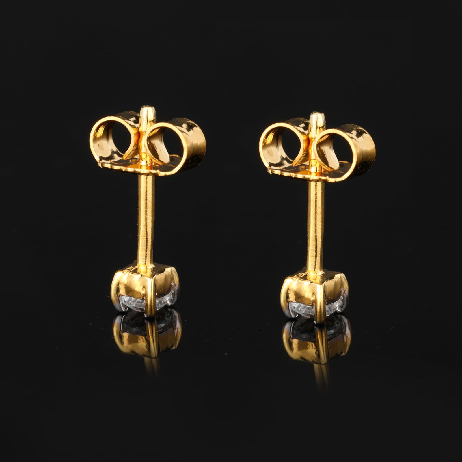 Earrings: White Topaz Round 3.00mm (1 of 5)