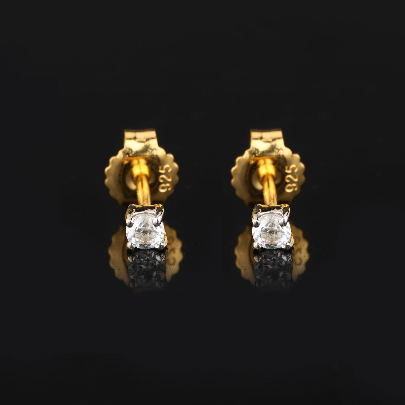 Earrings: White Topaz Round 3.00mm - 2