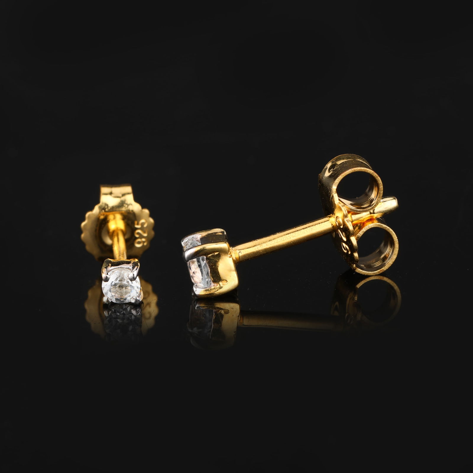 Earrings: White Topaz Round 3.00mm - 4