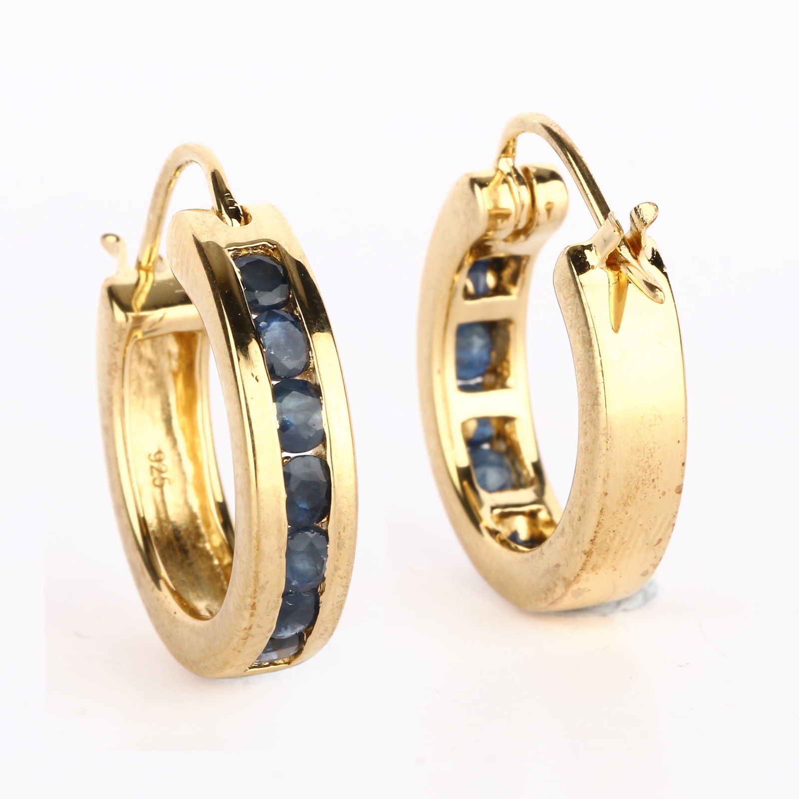 Earrings: Blue Sapphire Round 2.50mm (1 of 4)