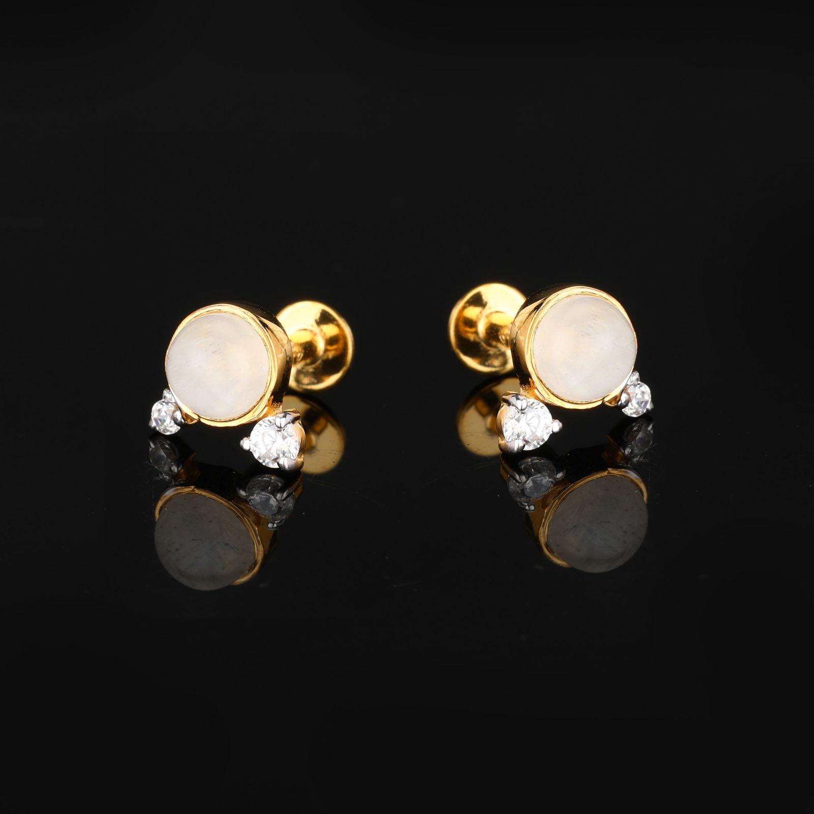 Earrings: White Rainbow Moonstone CAB Round 4.00mm - 2