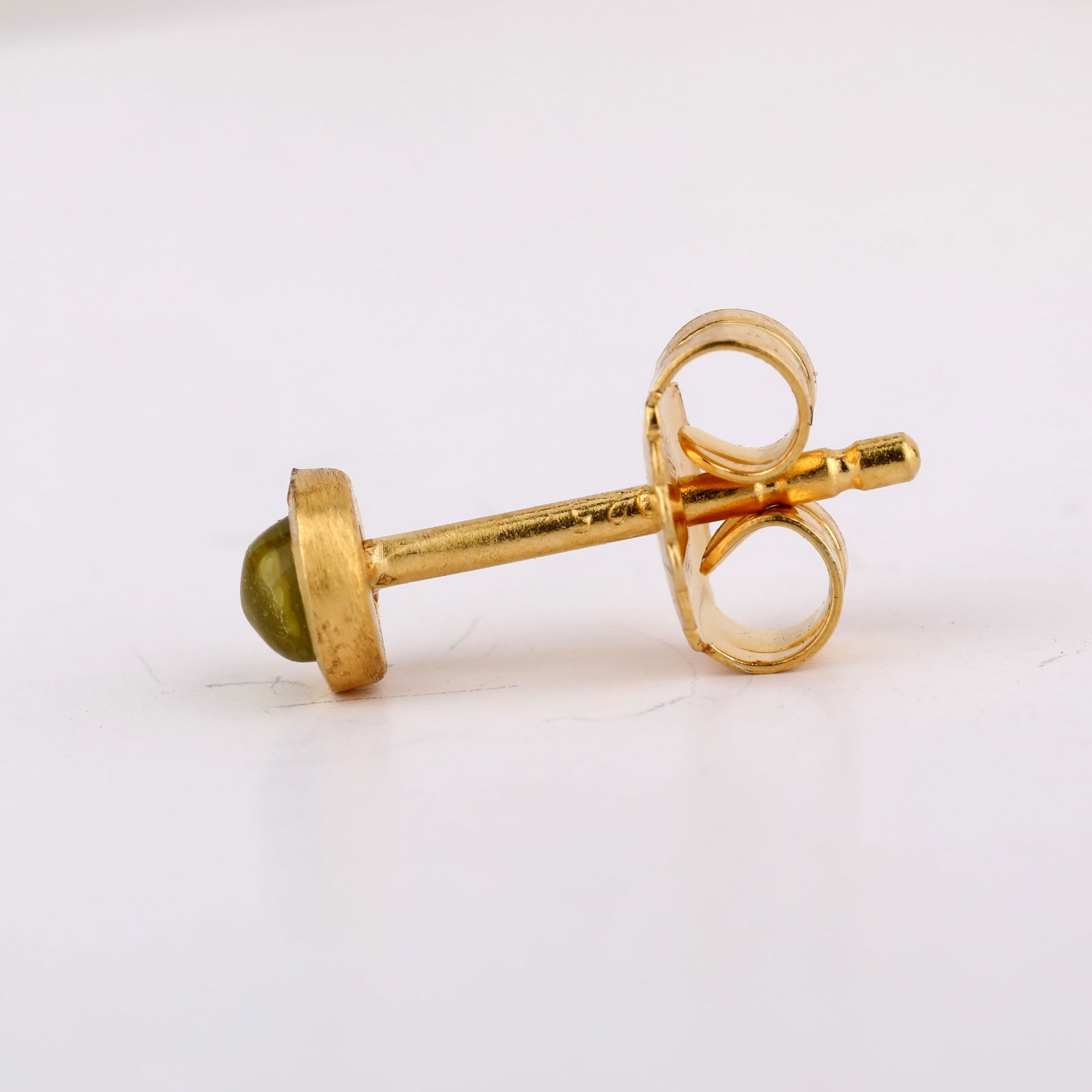 Earrings: Peridot CAB Round 3.00mm - 4