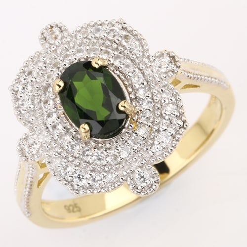 Ring: Chrome-Diopside Oval 7x5mm: No Reserve! Title: Ring: Chrome-Diopside Oval 7x5mm Description: Chrome-Diopside Oval 7x5mm - 1Pcs + White Zircon Round 1.30mm - 4Pcs + White Zircon Round 1.20mm - 4Pcs + White Zircon Round 1.00mm -