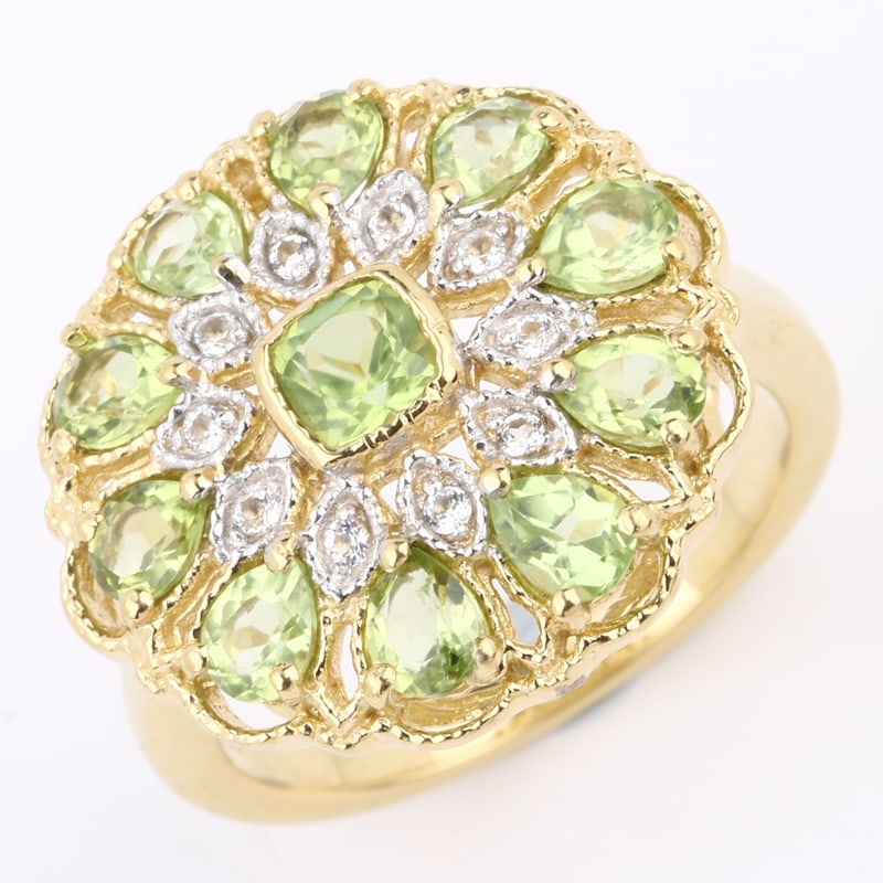 Ring: Peridot Cushion 4.00mm: No Reserve! Title: Ring: Peridot Cushion 4.00mm Description: Peridot Cushion 4.00mm - 1Pcs + Peridot Pears 4x3mm - 10Pcs + White Topaz Round 1.20mm - 10Pcs Date/Period: After 2000 Materials: 925