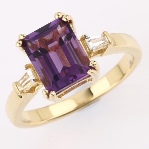 Ring: African Amethyst Baguette 9x7mm: No Reserve! Title: Ring: African Amethyst Baguette 9x7mm Description: African Amethyst Baguette 9x7mm - 1Pcs + White Topaz Tapper Baguette 3.00x2.00x1.30mm - 2Pcs Date/Period: After 2000 Materials: