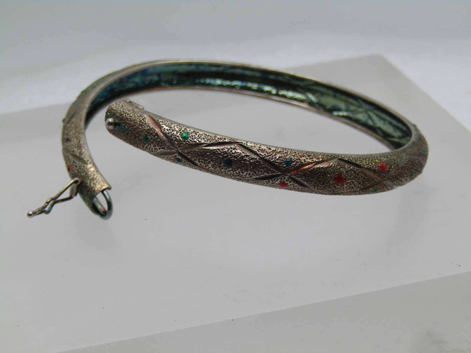 Vintage Avon Sterling Locking Bangle Bracelet. 7.5", Signed - 5