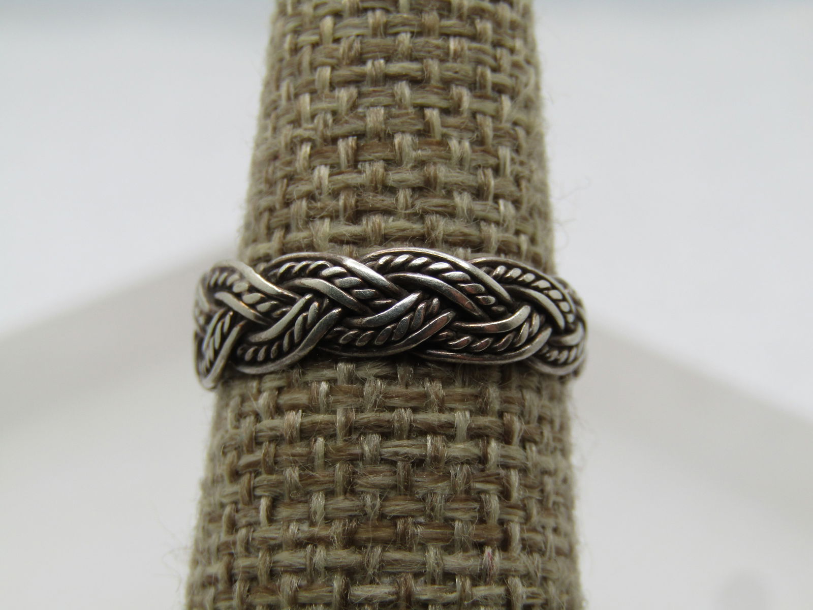 Vintage Sterling Woven Band Ring, Sz, 7. 1970's: Vintage Sterling Woven Band Ring, Sz, 7. 1970's. This is appx. 05.5mm wide with a woven design and sightly domed in the center. It is not marked or signed. Can be worn as is or polished to