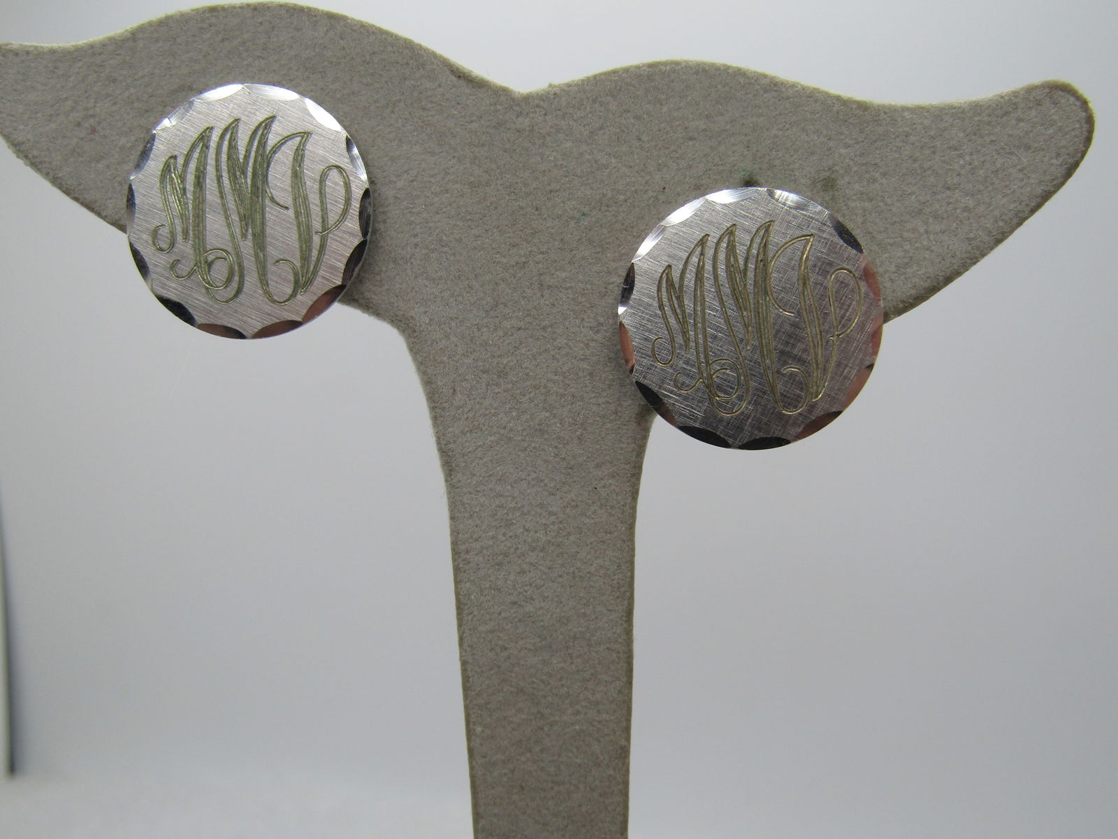 Vintage Sterling Engraved MMV Earrings, Screwback, Signed A&Z, 1960's-1970's: Vintage Sterling Engraved MMV Earrings, Screwback, Signed A&Z, 1960's-1970's. Marked and test as sterling with a weight of appx. 7.09 gr. They have a brushed finish with notched edges and MMV engraved