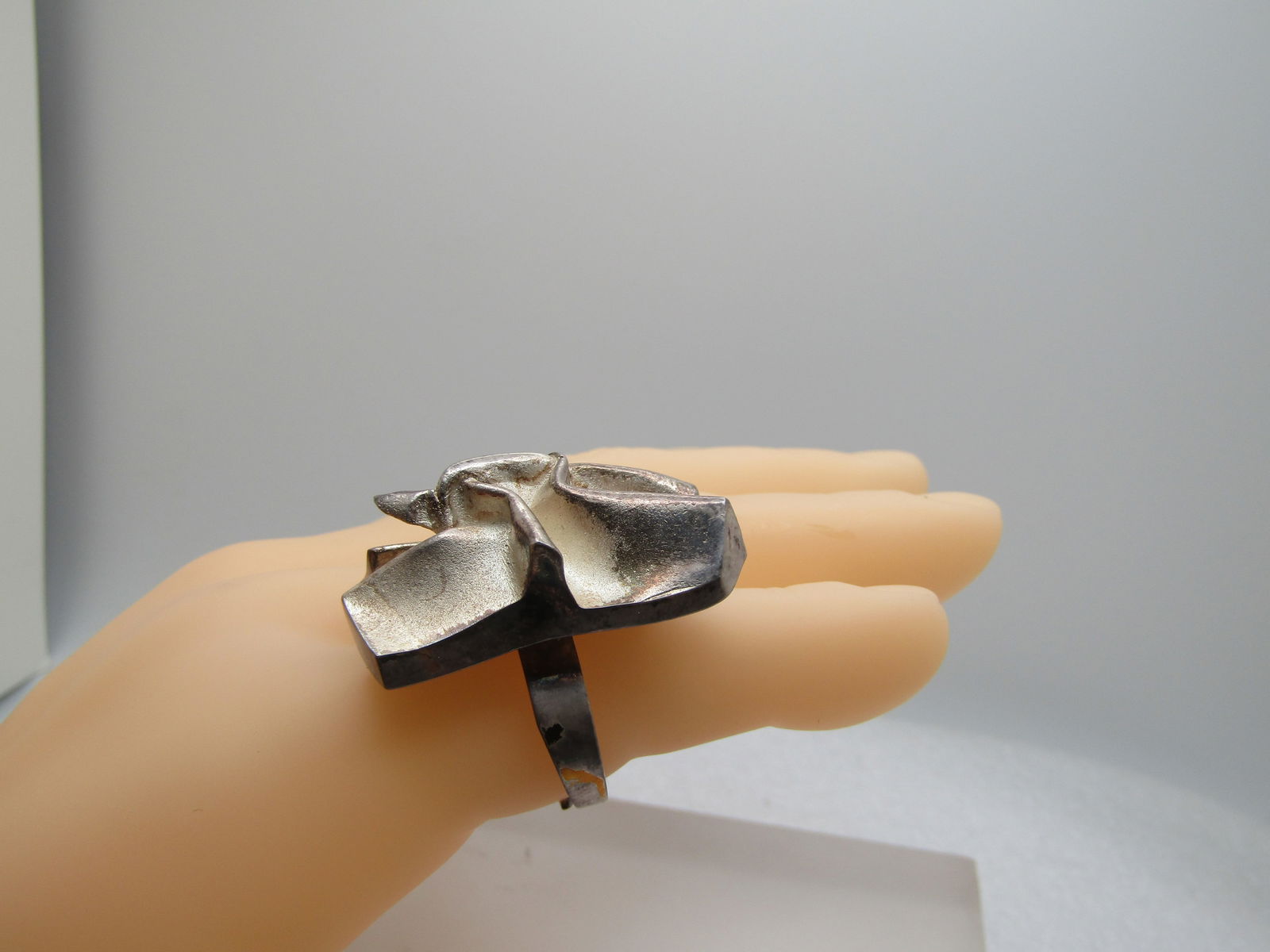Vintage Sterling Brutalist Sculpted Ring, Sz. 7-10, Signed MJH Matti J. Hyvarinen, 1970's - 8