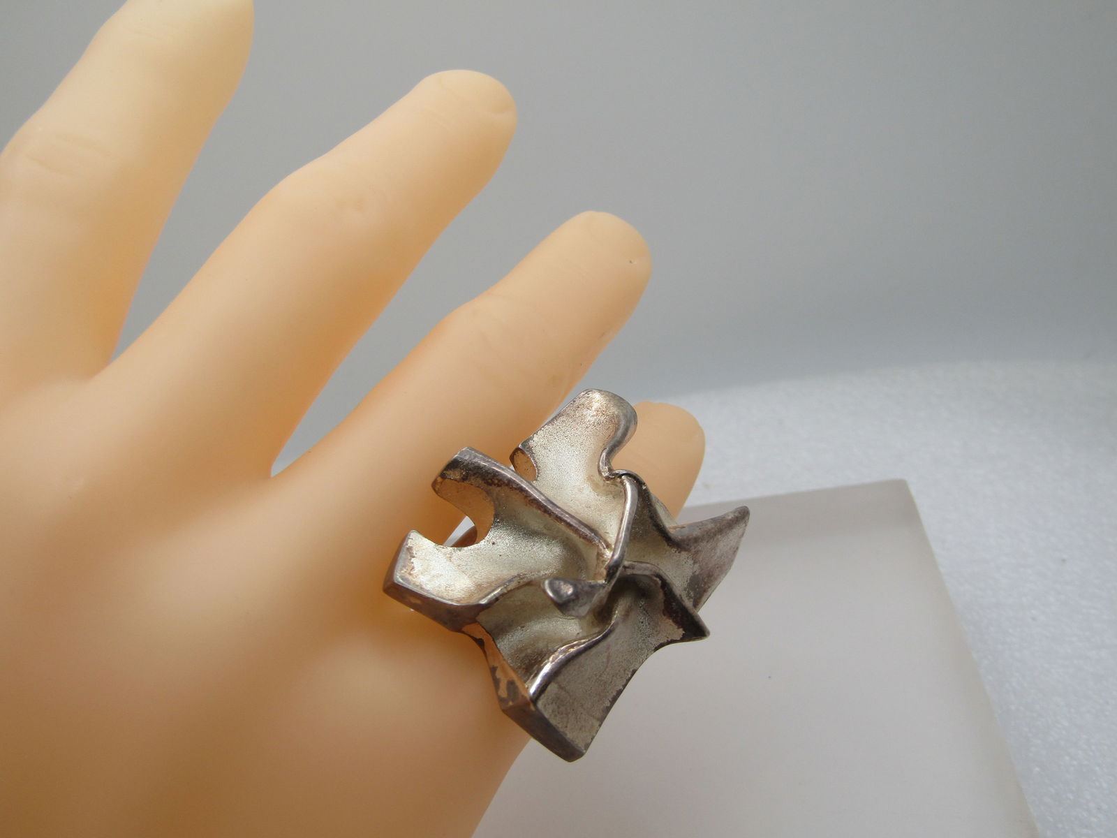 Vintage Sterling Brutalist Sculpted Ring, Sz. 7-10, Signed MJH Matti J. Hyvarinen, 1970's - 9