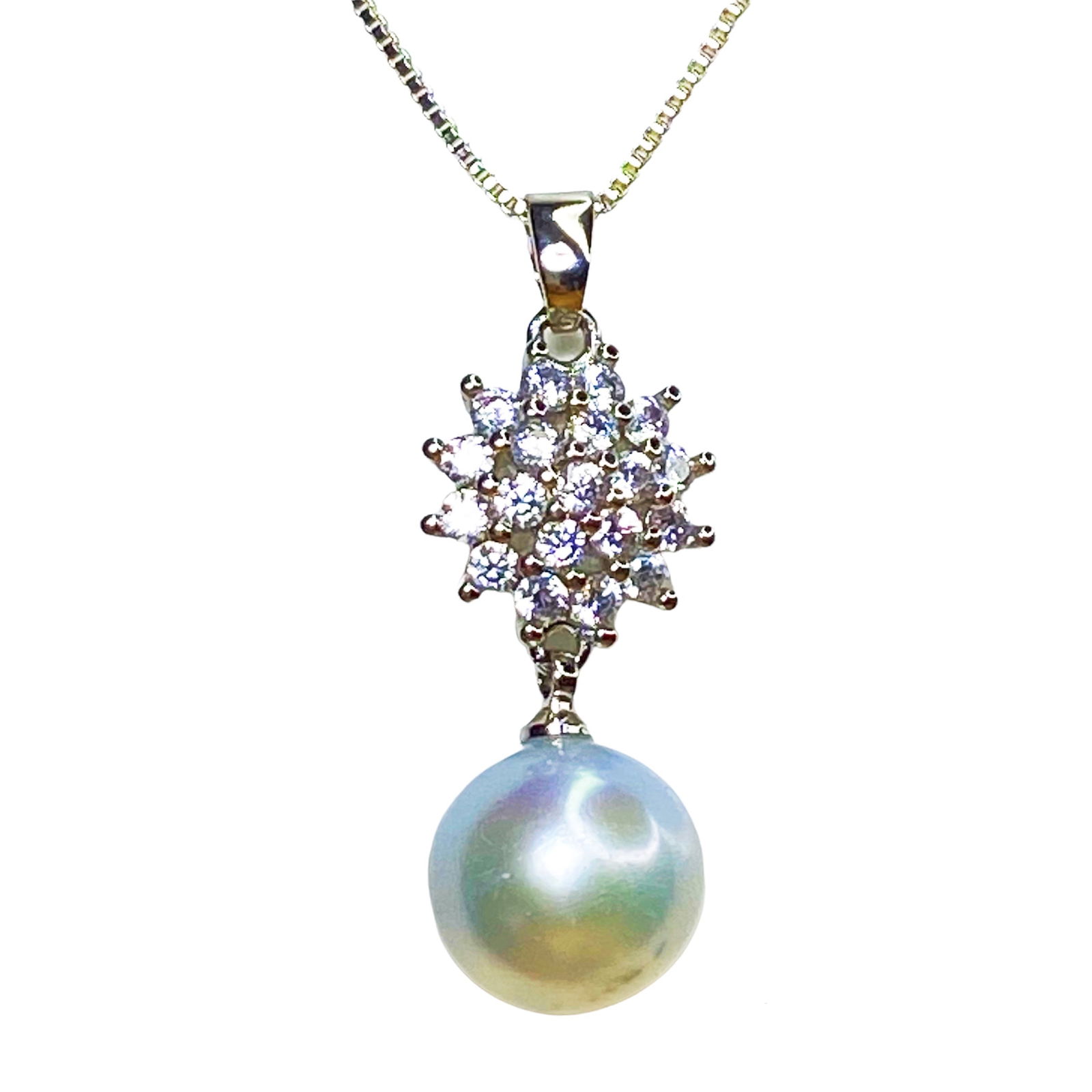 Gorgeous Tahitian Metallic white pearl silver necklace: Title:Gorgeous Tahitian Metallic white pearl silver necklaceDescription:Gorgeous Tahitian Metallic white pearl silver necklace A gorgeous Tahitian pearl pendant, notable for the colours of its