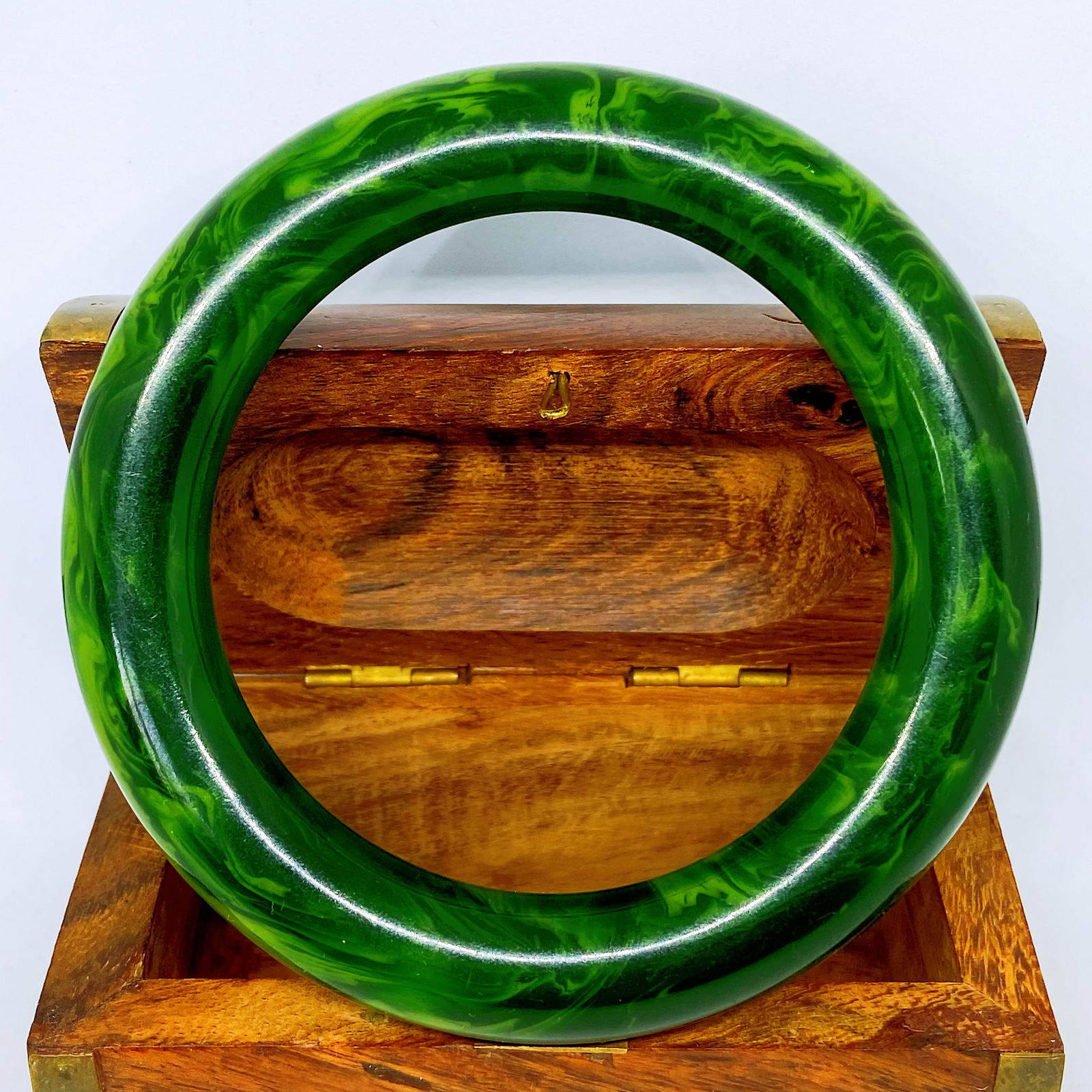 Swirled Rare 1930's Vintage Spinach Green Marbled 'End of Day' Rounded Bakelite Bangle (1 of 5)