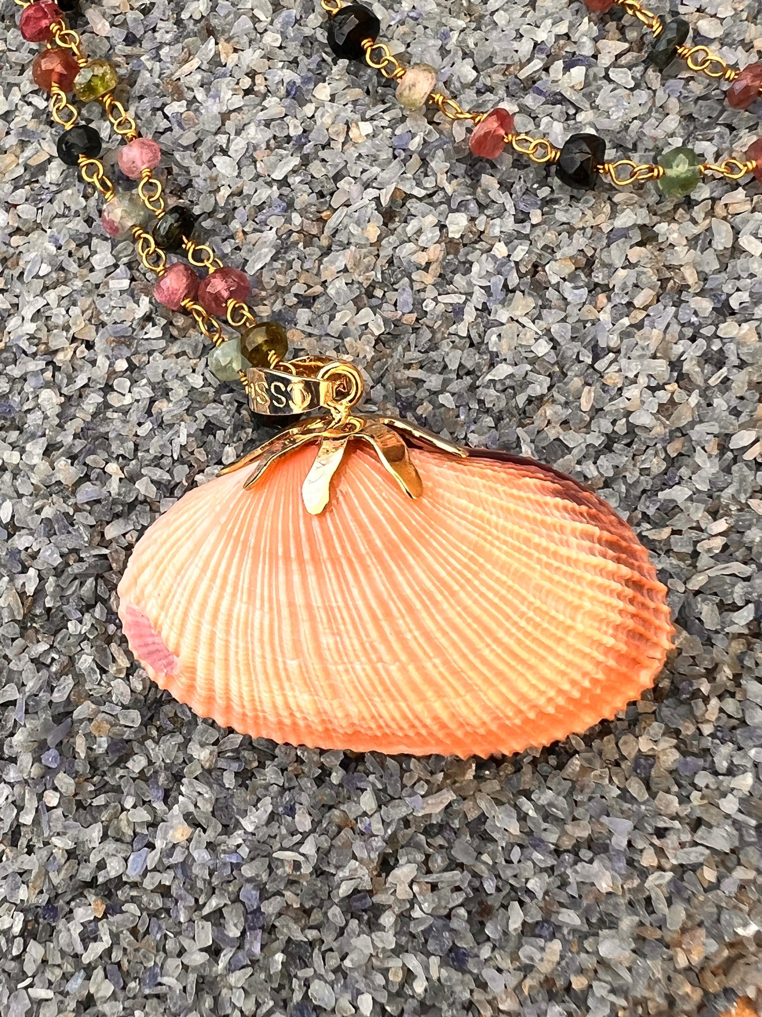 Cockle Brooch with Pink, Green and Blue Toumalines - 3