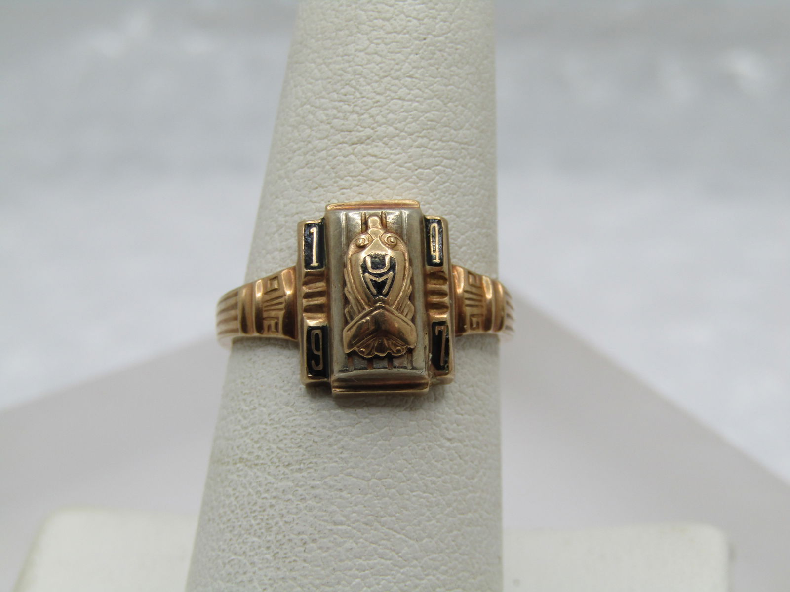 Vintage 10kt 1947 UM Class Ring, Sz. 7, Signed (1 of 7)