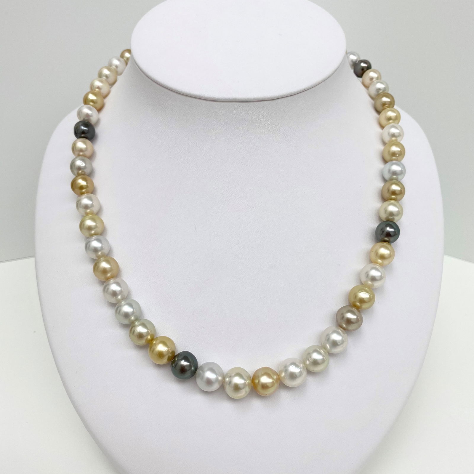 8-10mm South Sea White and Gold and Tahitian Near-Round Pearl Necklace with 14k Clasp: Title:8-10mm South Sea White and Gold and Tahitian Near-Round Pearl Necklace with 14k Clasp Description:AAA Quality, Mix South Sea White and Golden with Tahitian Near-Round Pearl Necklace, 45 pearl pi