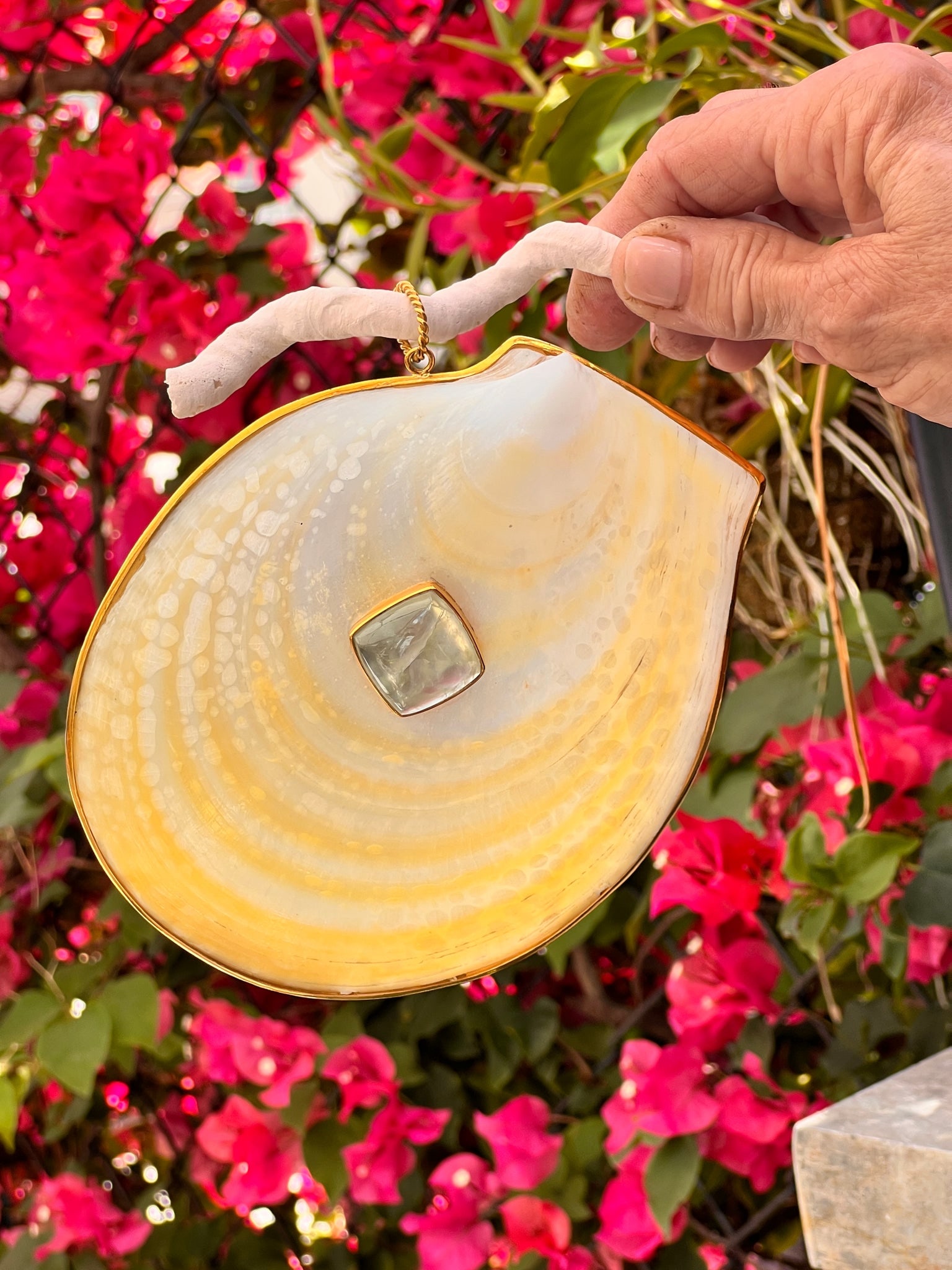 Acesta Rathbuni Shell Pendant with Aquamarine - 2