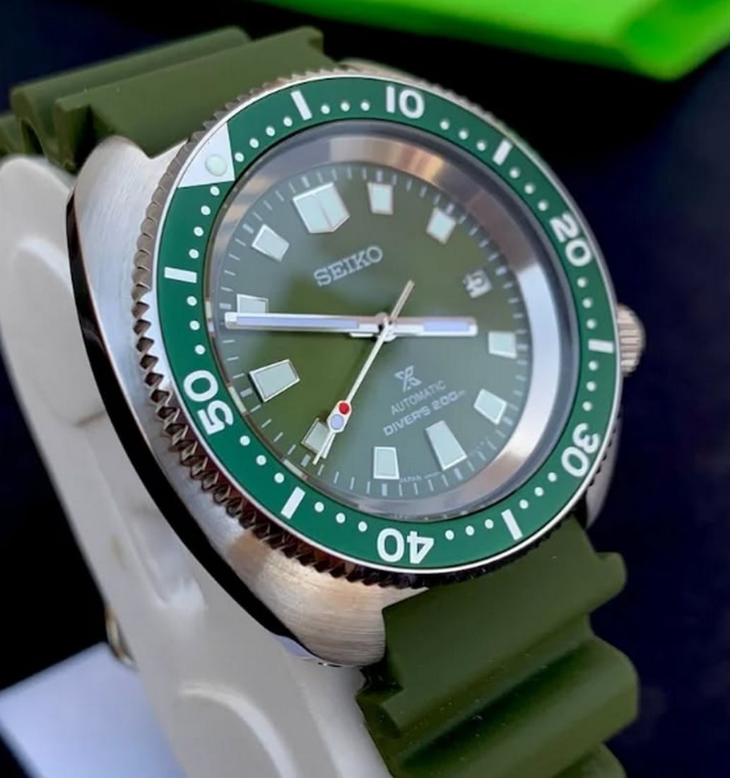 Seiko Sports Automatic Diver's 200m 6R35-00W0 With Date - 3