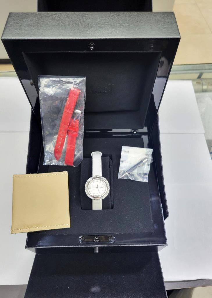 Ladies 18k White Gold PIAGET Possession Watch Ref G0A43084 With Diamonds* EXLNT - 11