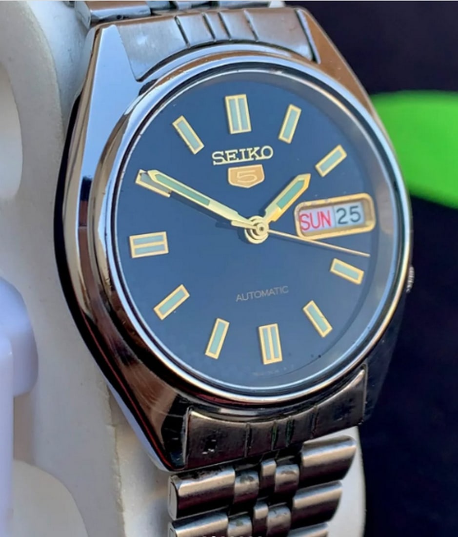 Vintage Seiko Automatic 7S26-0560 With Day / Date - 4
