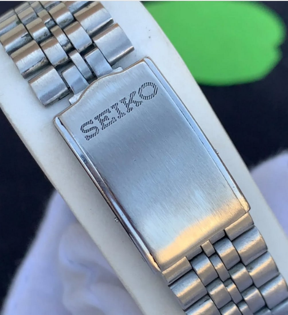 Vintage Seiko Automatic 7S26-0560 With Day / Date - 7
