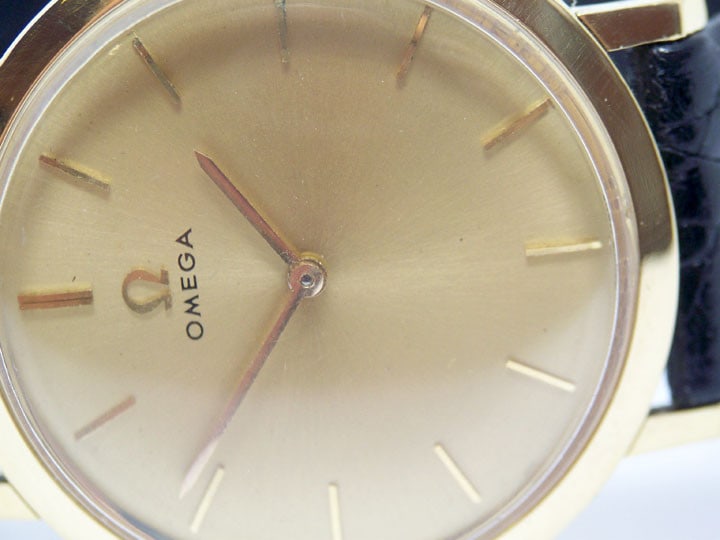 Unisex Solid 18k OMEGA Winding Watch c.1970s Cal.620 in Excellent Condition - 5