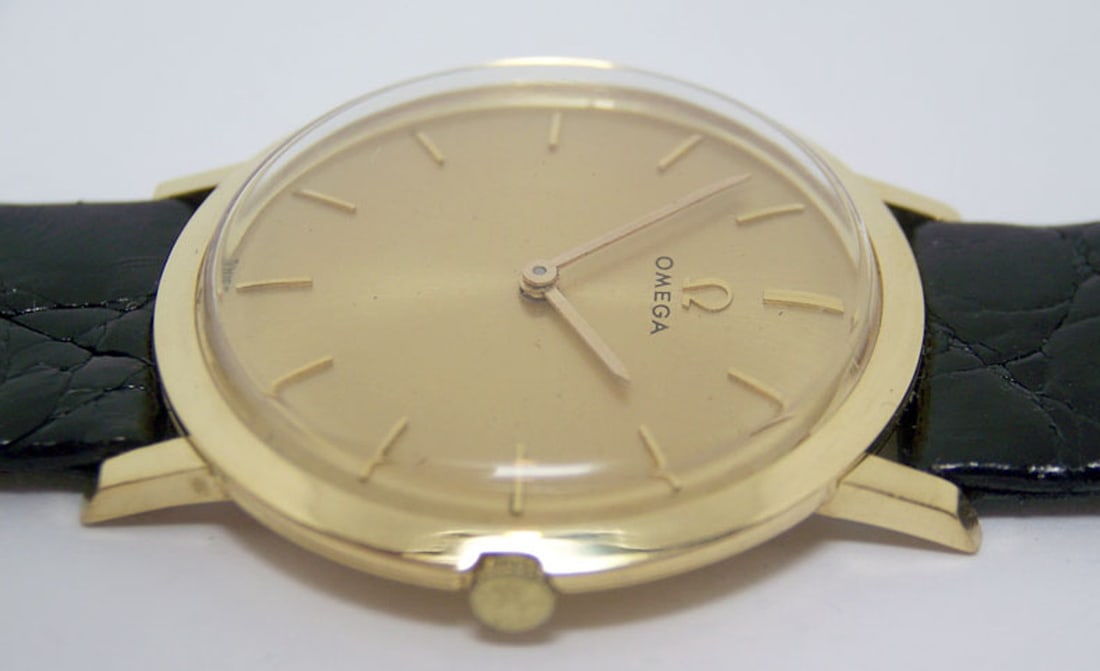 Unisex Solid 18k OMEGA Winding Watch c.1970s Cal.620 in Excellent Condition - 9