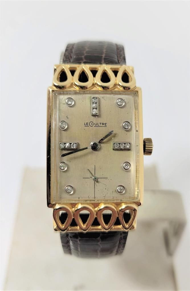 Vintage 18k Yellow LeCOULTRE Winding Watch 1940s Cal 438/CW FANCY LOGS* RARE: Vintage 18k Yellow LeCOULTRE Winding Watch 1940s Cal 438/CW FANCY LOGS* RARE Great present for yourself or someone you love as well as for vintage collectors or enthusiasts! Rare Collectors Watch! 