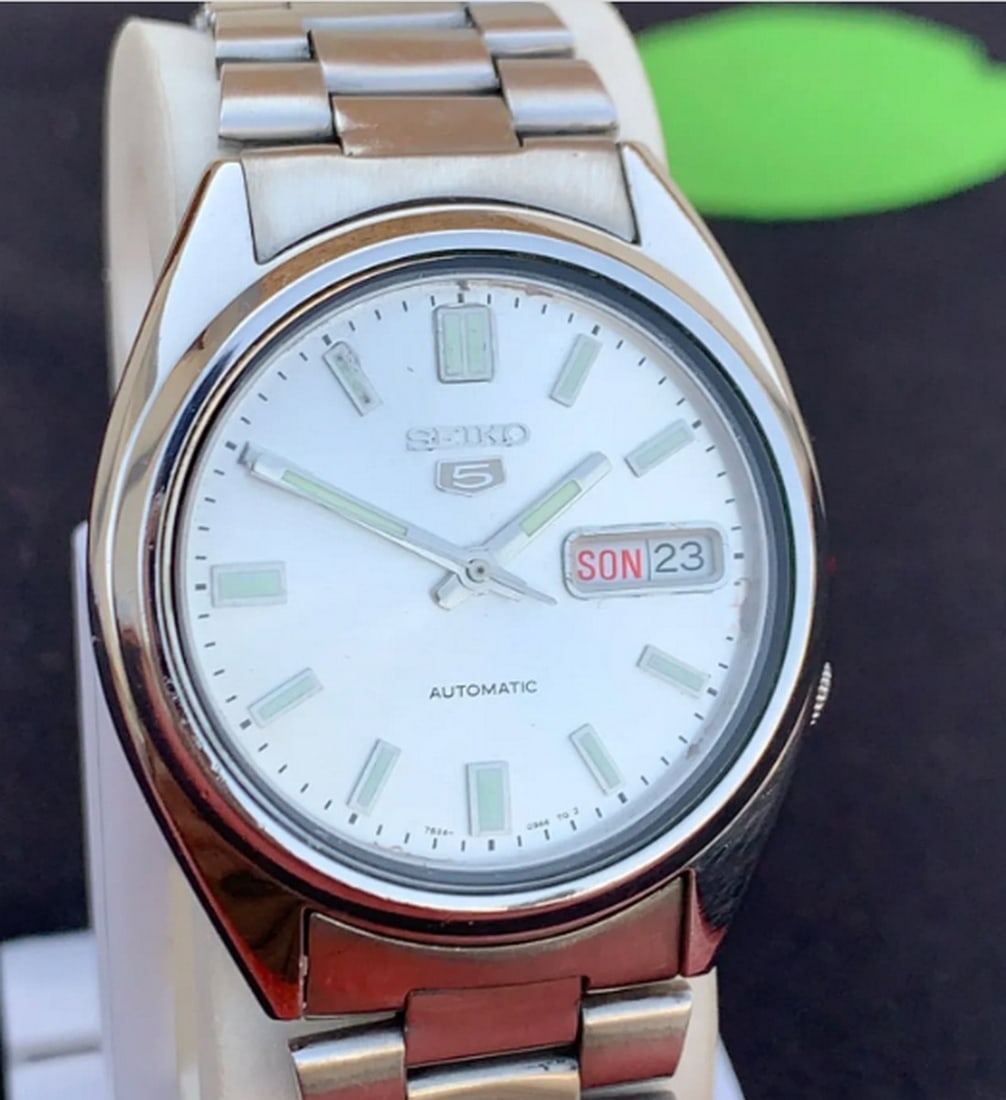 Vintage Seiko Automatic 7S26-0480 With Day / Date (1 of 7)
