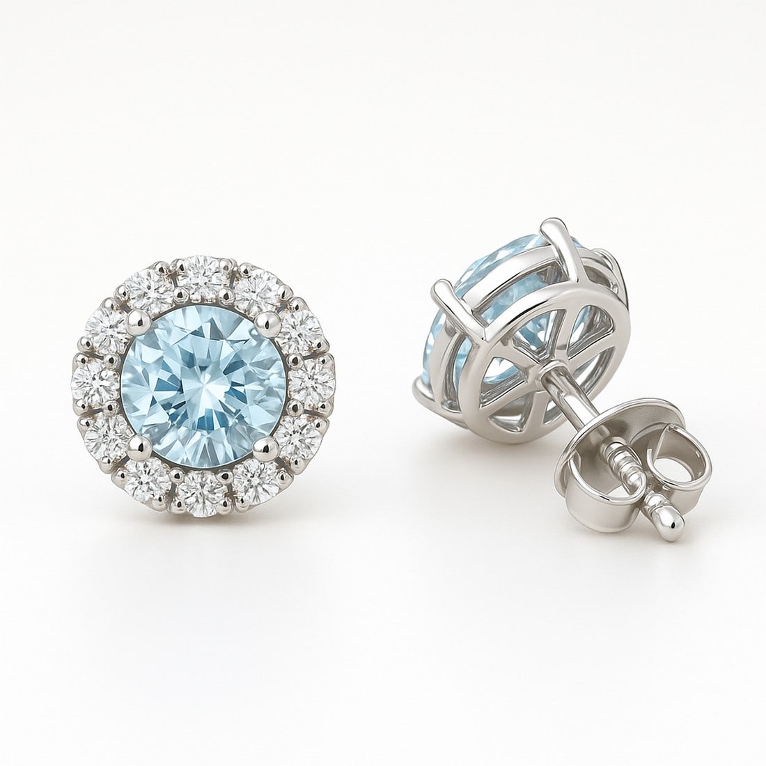 Lab-grown diamond 2.00 CT Radiant-Cut Diamond Halo Engagement Ring in 14K White Gold - 2