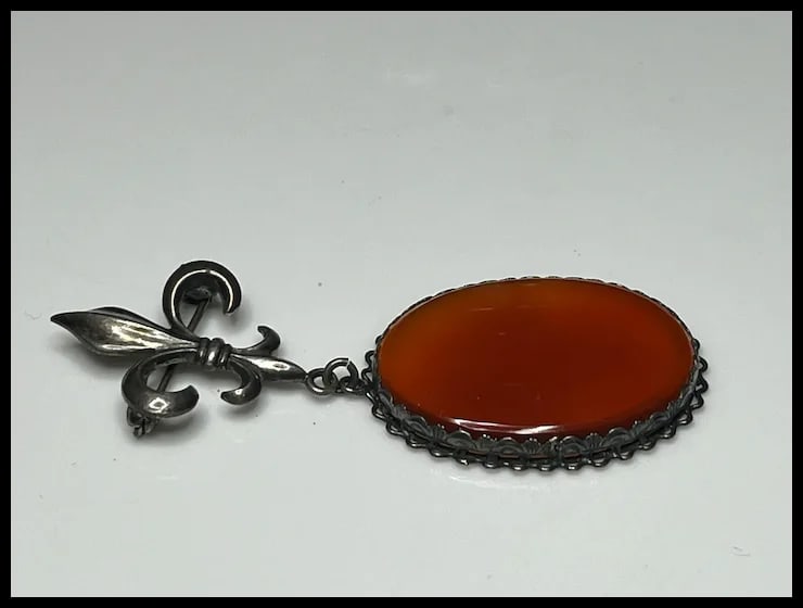 Vintage Carnelian Fleur De Lis Sterling Silver Brooch/Pin - 4