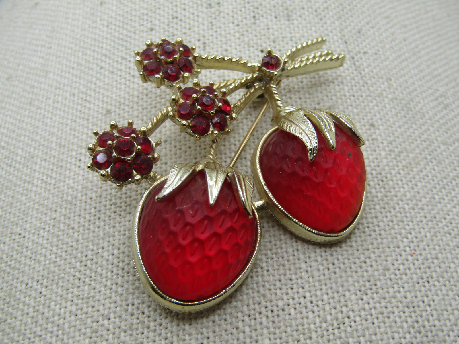 Vintage Strawberries & Rhinestones Brooch, Sarah Coventry, 1960's-1970 - 3