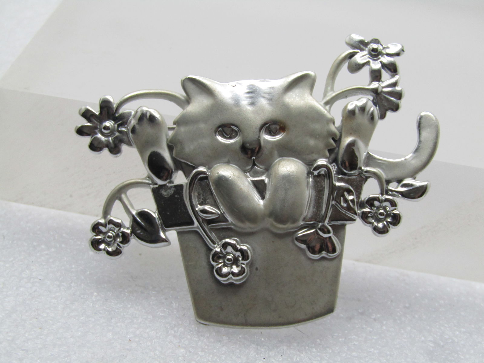 Vintage Cat in Flower Pot Brooch, Signed AJC, 1980's - 7