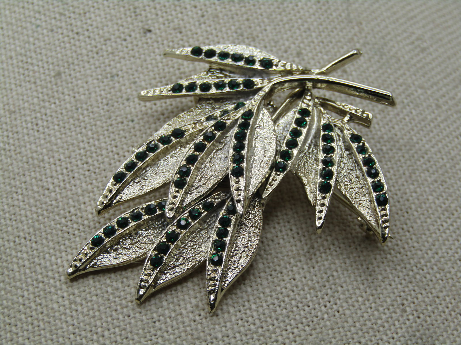 Vintage Green Rhinestone Leaf Stem Brooch, Dodd's, 1960's - 3