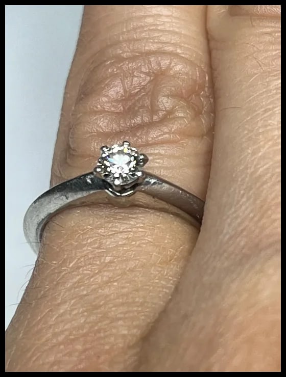 Estate The Tiffany Classic Setting Tiffany & Co. Engagement Ring in Platinum - 14